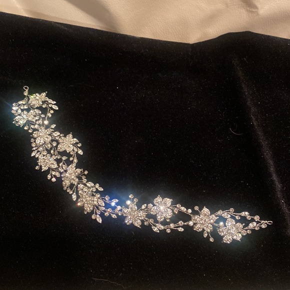 Bridal headpiece absolutely stunning handmaid never worn gorgeously crafted main image 6